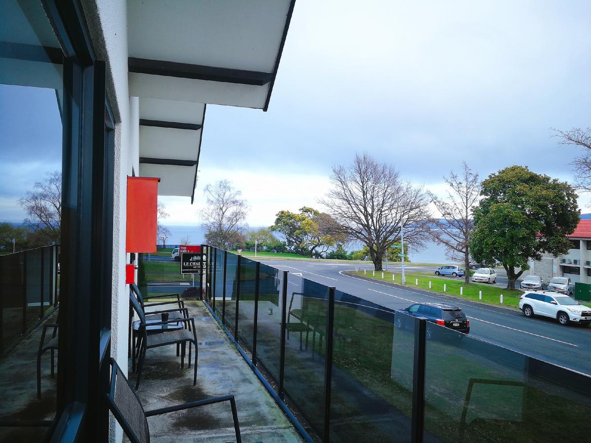 Le Chalet Suisse Motel Taupo Exterior photo