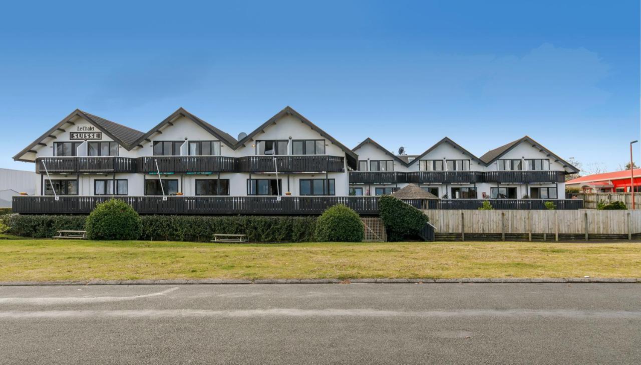 Le Chalet Suisse Motel Taupo Exterior photo